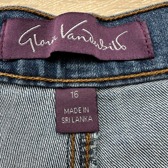 Gloria Vanderbilt 'Amanada' Jeans - Picture 7 of 10